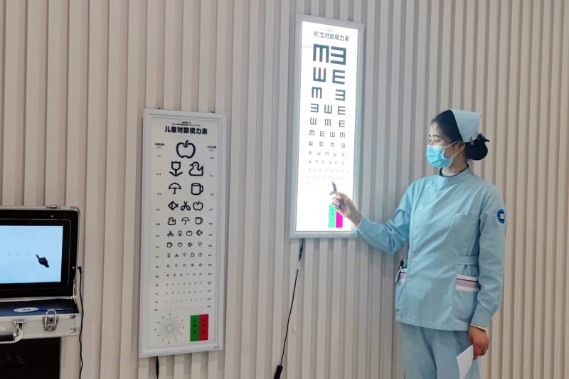 专业验光师：引领视力健康的守护者